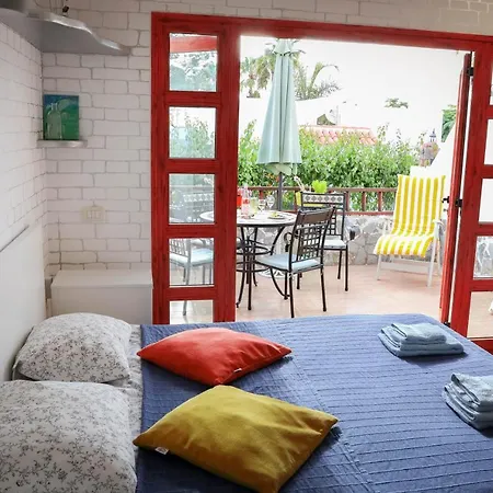 Geranios, Close To Beach, Puerto Colon, Yellowcat 2 アデヘ