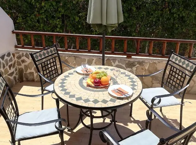 Geranios, Close To Beach, Puerto Colon, Yellowcat 2 3*